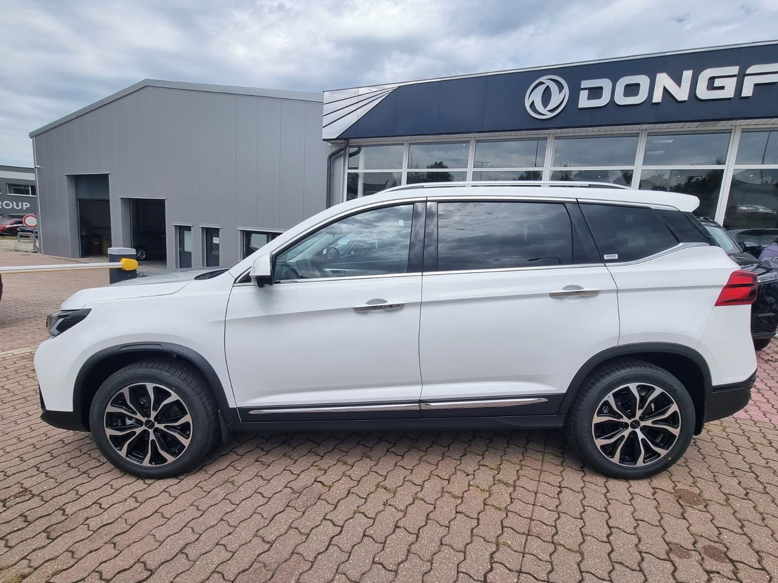 Dongfeng T5, FORTHING T5 Exclusive - fotka 2