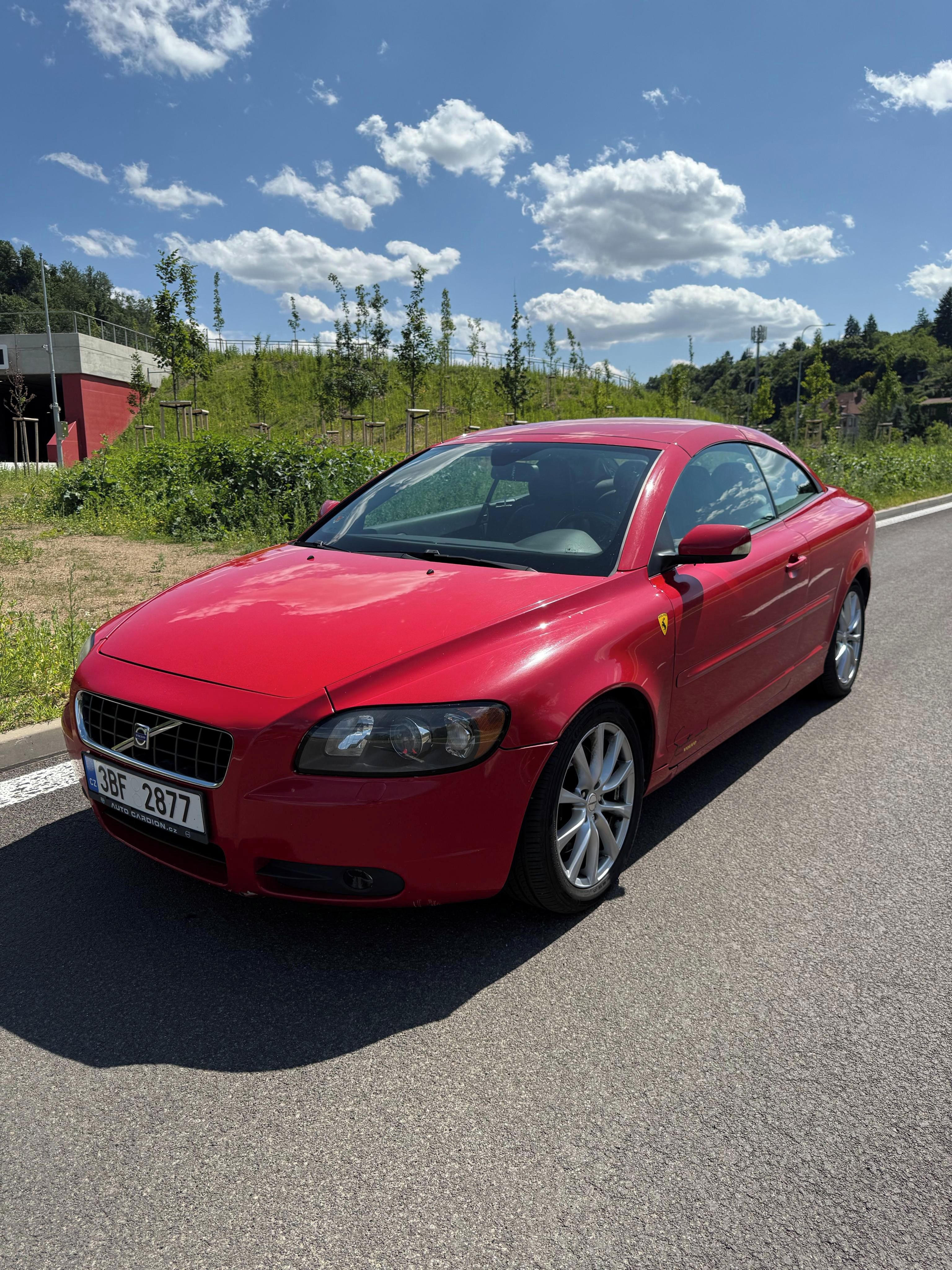 Volvo C70, D5 automat - kupe /kabriolet - fotka 3