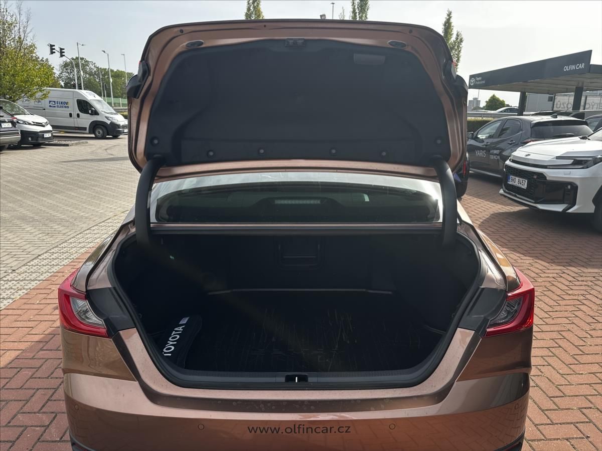 Toyota Camry, 2,5 Executive - fotka 5