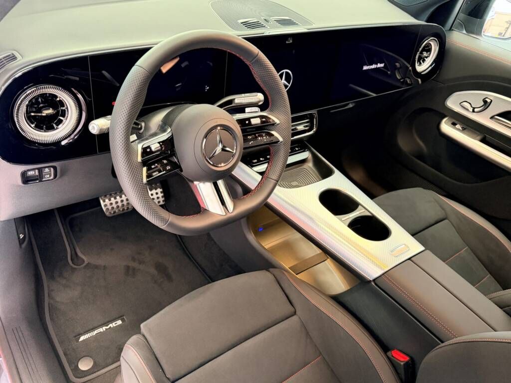 Mercedes-Benz GLB, 200 4MATIC - fotka 2