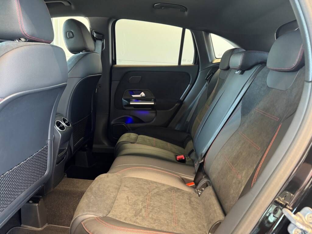 Mercedes-Benz GLA, 180 - fotka 3