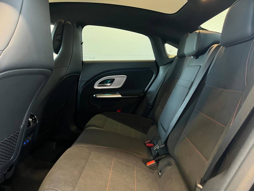 Mercedes-Benz CLA, 200 - fotka 3