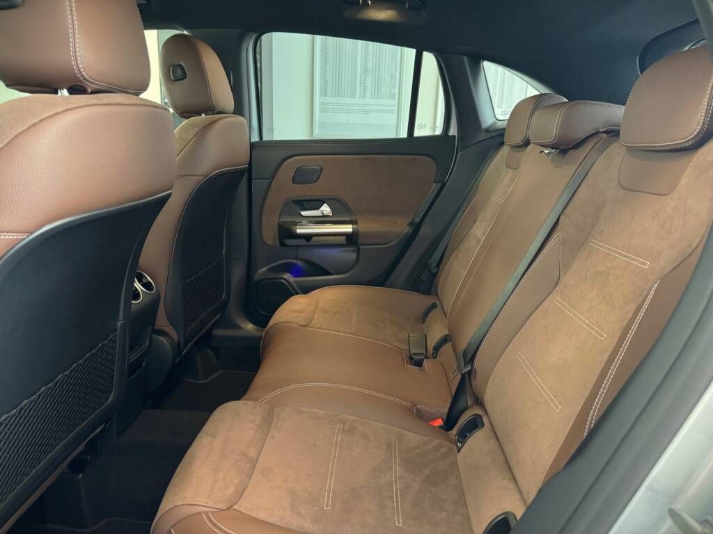 Mercedes-Benz GLA, 200 d 4M - fotka 3