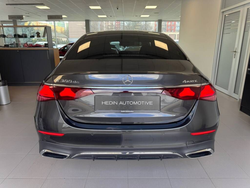 Mercedes-Benz Třídy E, 300 de 4MATIC - fotka 4
