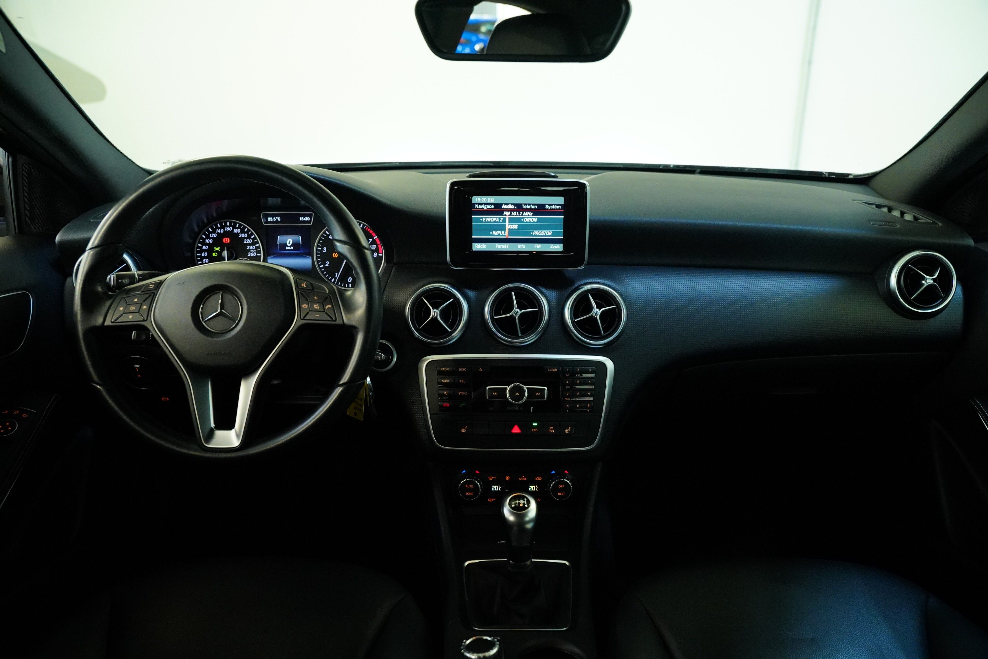 Mercedes-Benz Třídy A, 180 BlueEfficiency 90 kW Style - fotka 5