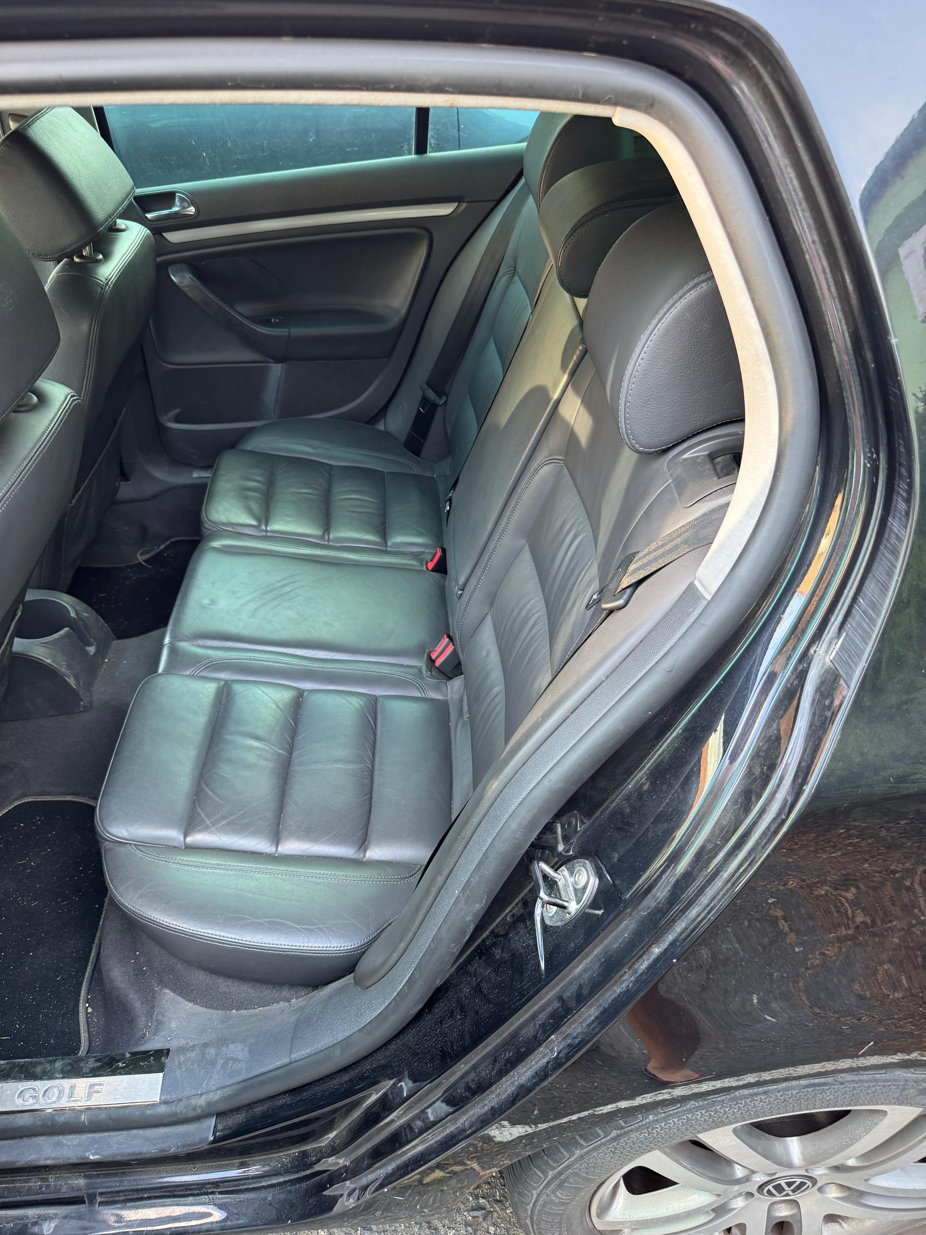 Volkswagen Golf, 2.0 TDI 103 kw - fotka 4