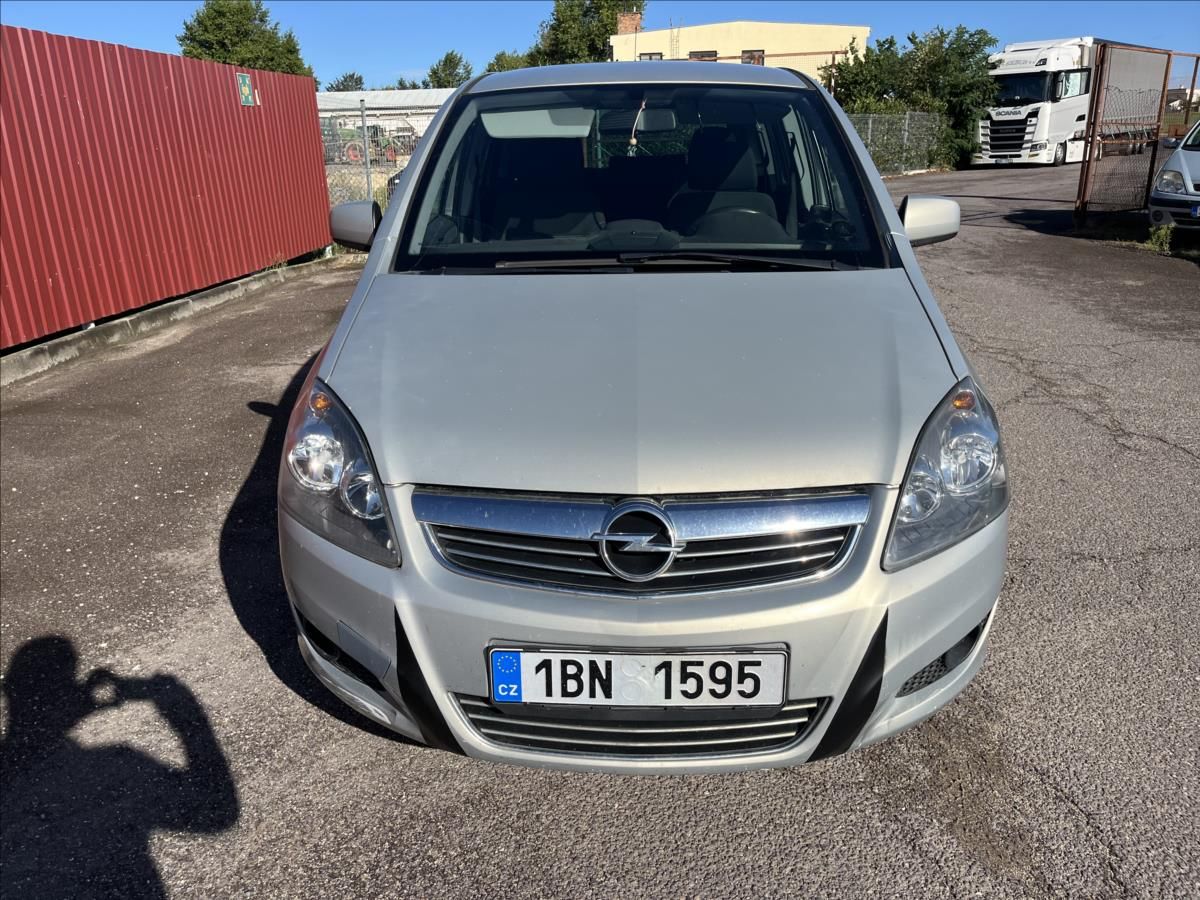 Opel Zafira, 1,7 CDTi 92 KW 7.MÍST KLIMA - fotka 2