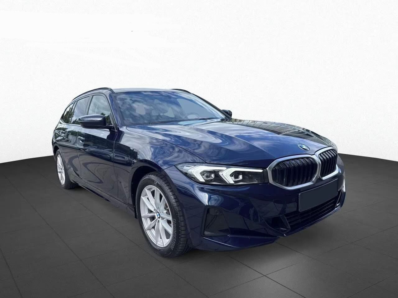 BMW Řada 3, 318 d Touring M Shadow Line - fotka 3