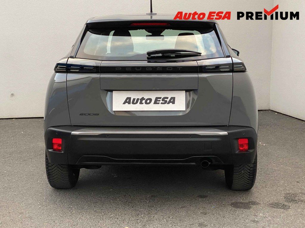 Peugeot 2008, 1.2 PT,+pneu - fotka 5