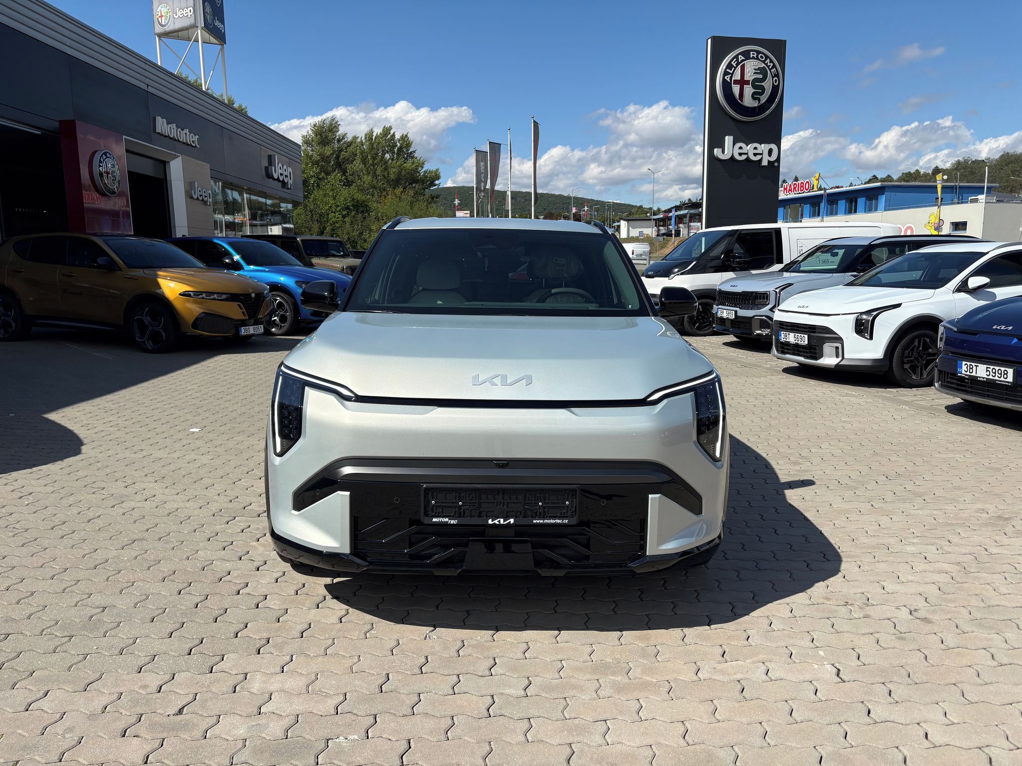 Kia EV3, 4x2 GT-LINE 150 KW + 81,4 KWH - fotka 2