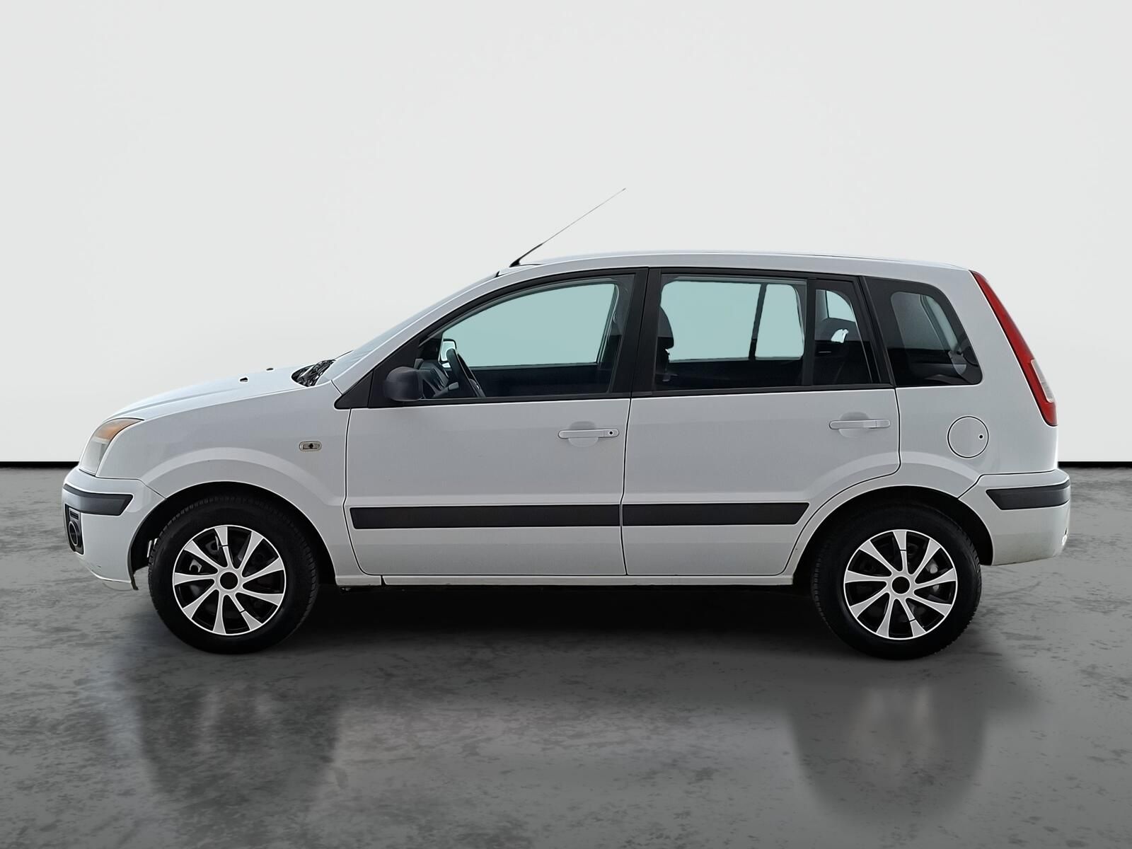 Ford Fusion, 1.4, po STK, Automatická klima - fotka 3