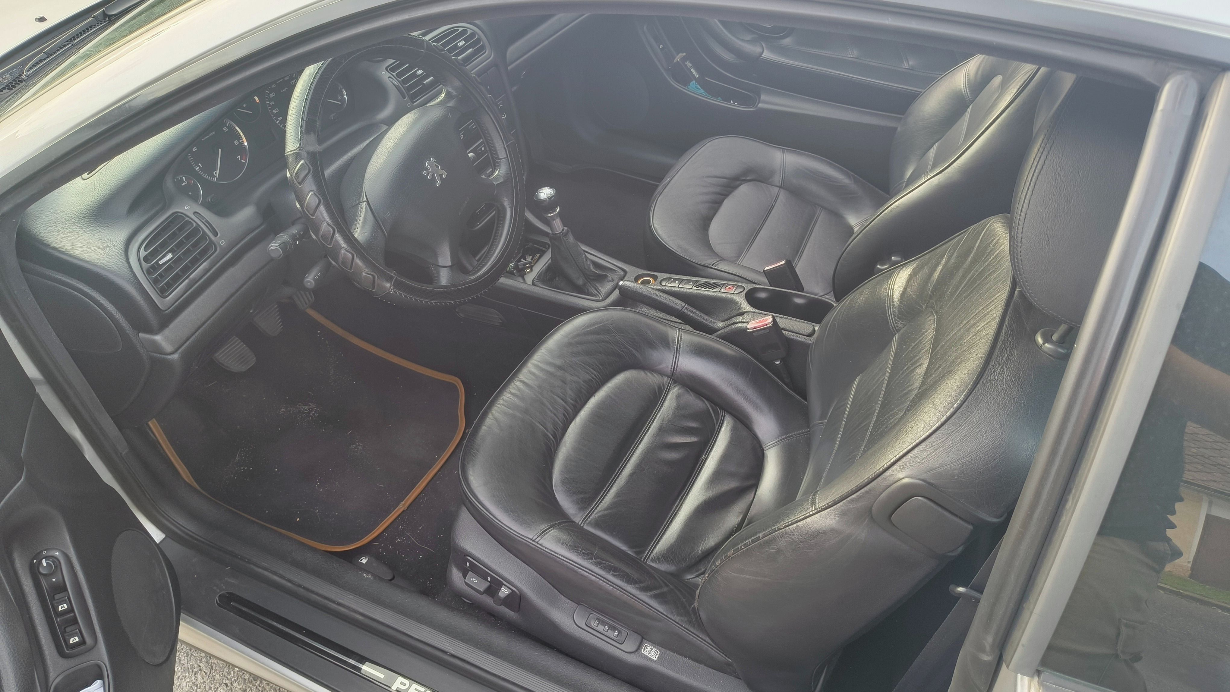 Peugeot 406, 406 Coupe 3.0 V6 - fotka 4