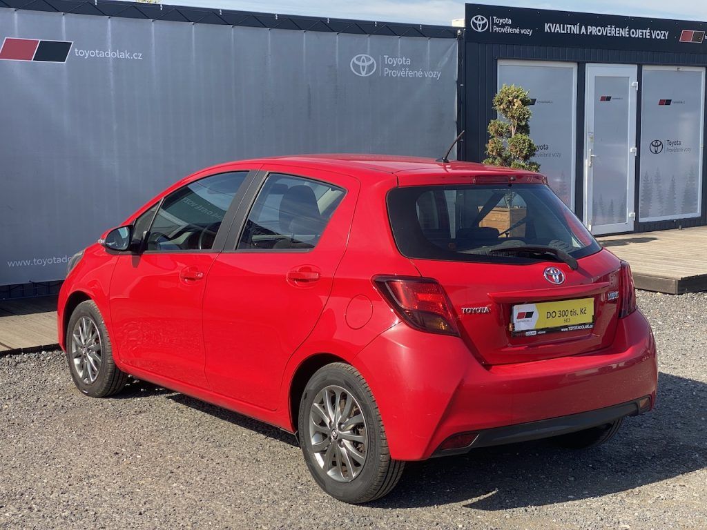 Toyota Yaris, 1.0i, ČR, Trend, 2x kola - fotka 5