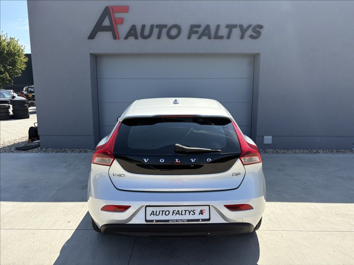 Volvo V40, 1,6 D 84 kw. Č.R. - fotka 5