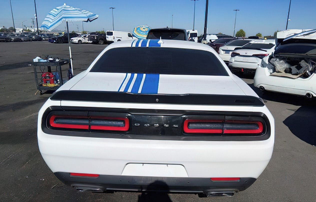 Dodge Challenger, Auto na cestě - fotka 6