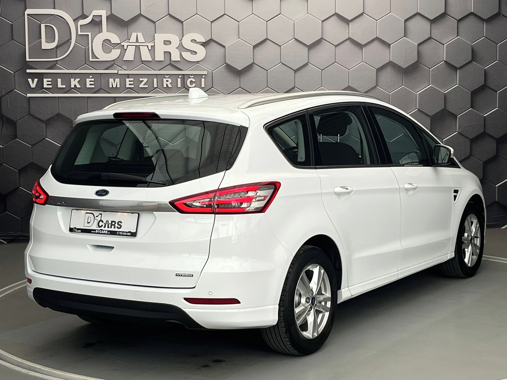 Ford S-MAX, 2.5 Duratec FHEV TITANIUM - fotka 6