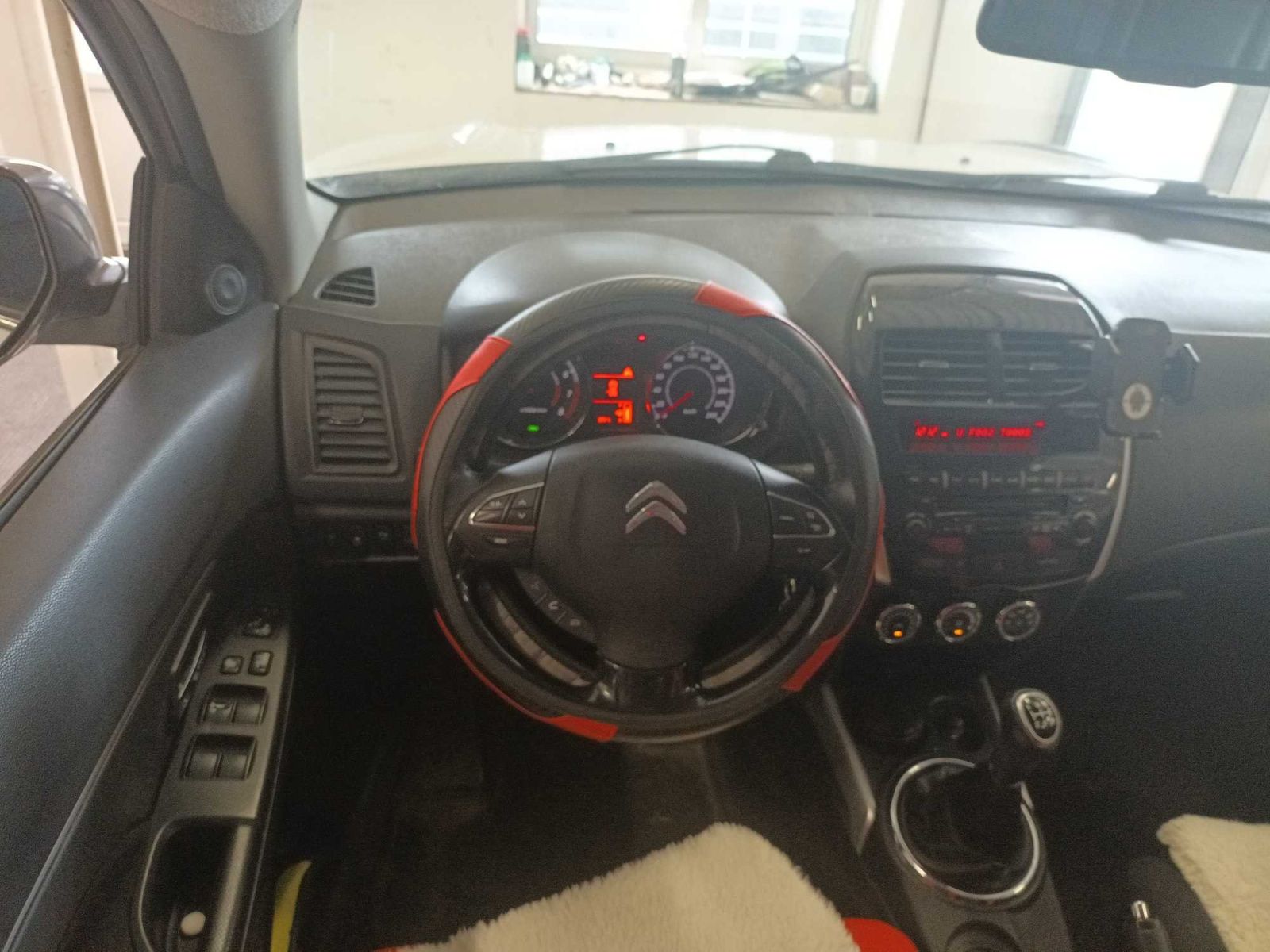 Citroën C4 Aircross, 1.6, Kožené sedačky, Tempomat - fotka 3