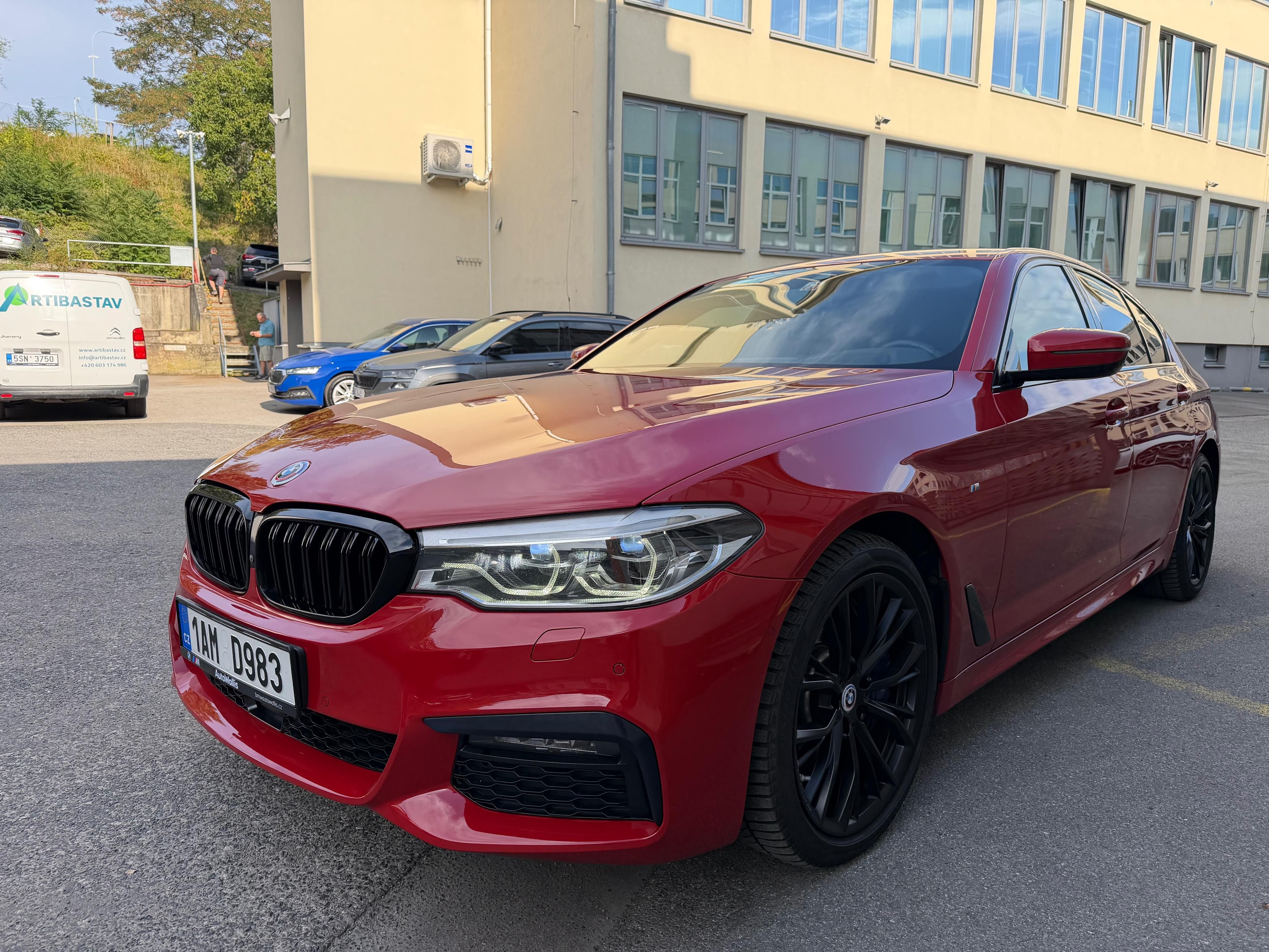BMW Řada 5, 540i mpaket hk čr hdu - fotka 4