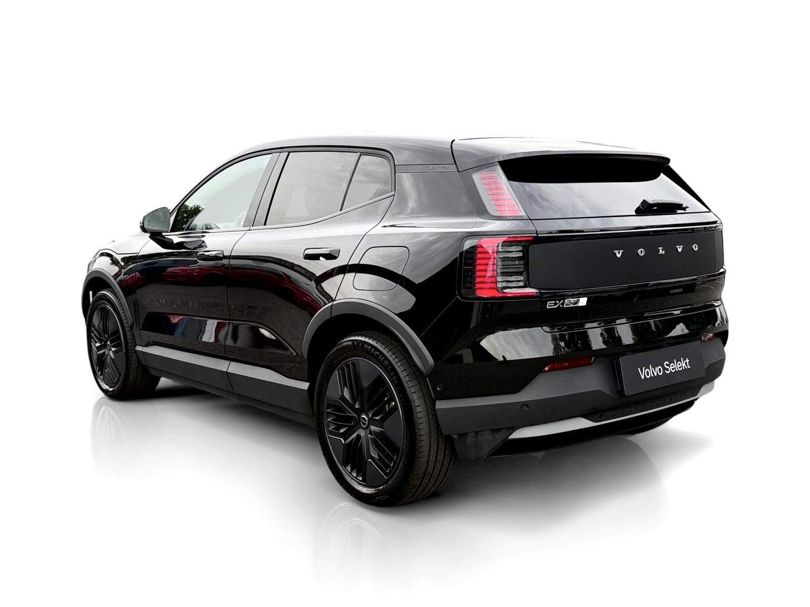 Volvo EX30, P8 CC AWD ULTRA / + sada pneu - fotka 3