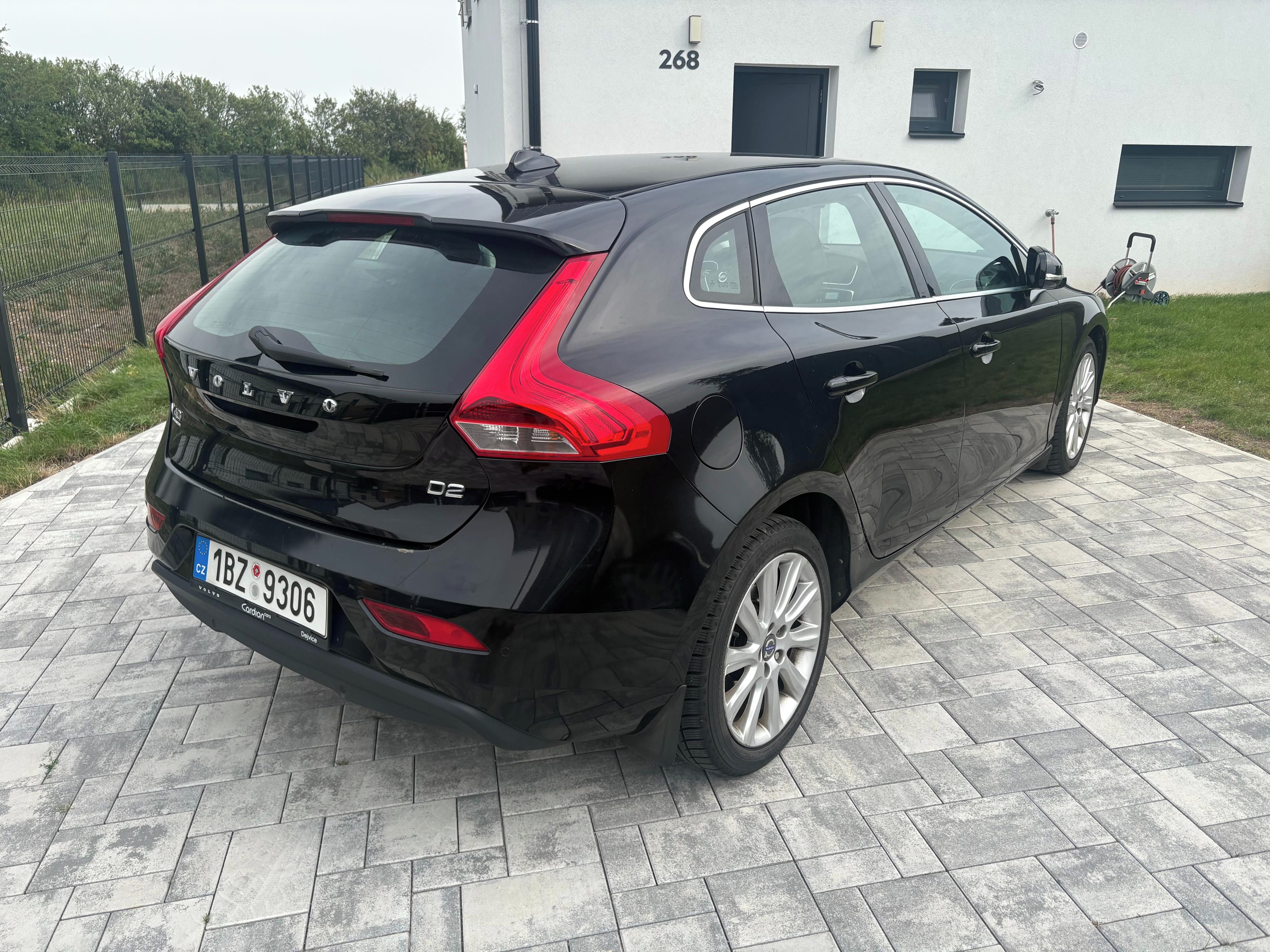 Volvo V40, Volvo V40 1.6D Momentum - fotka 6