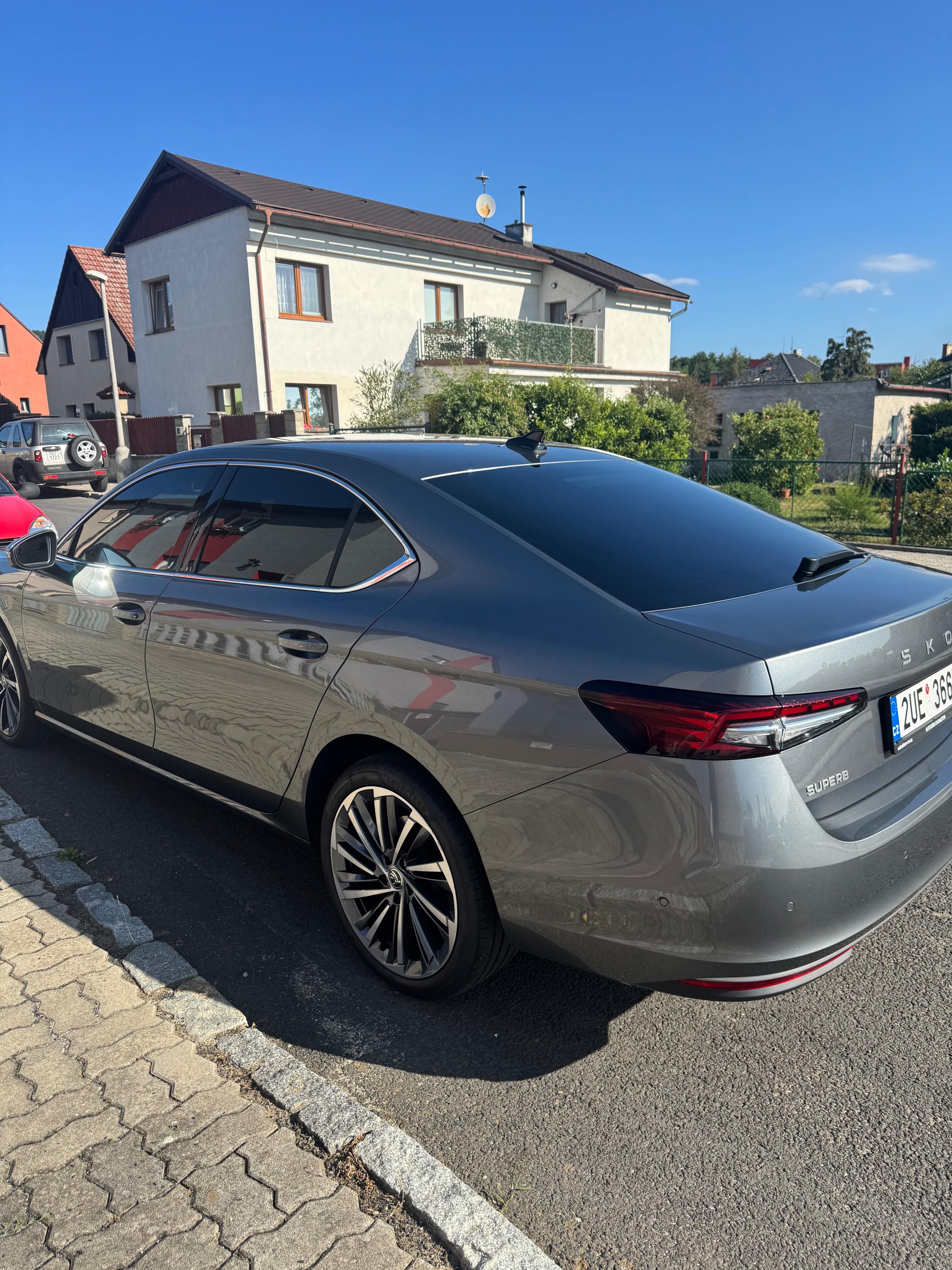 Škoda Superb, Škody Superb L&K 4×4 2.0 TDI - fotka 4