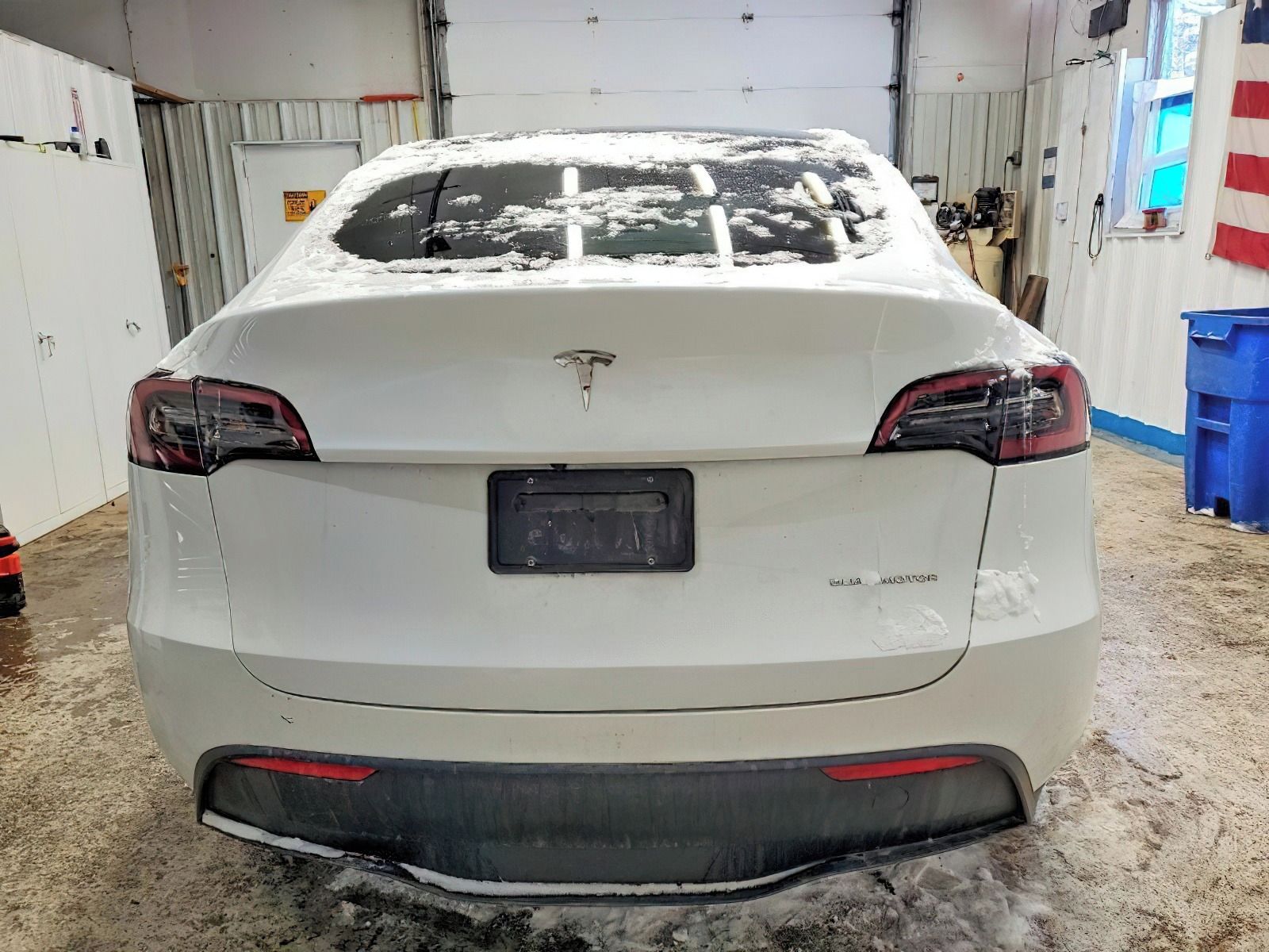 Tesla Model Y, Auto na cestě - fotka 6