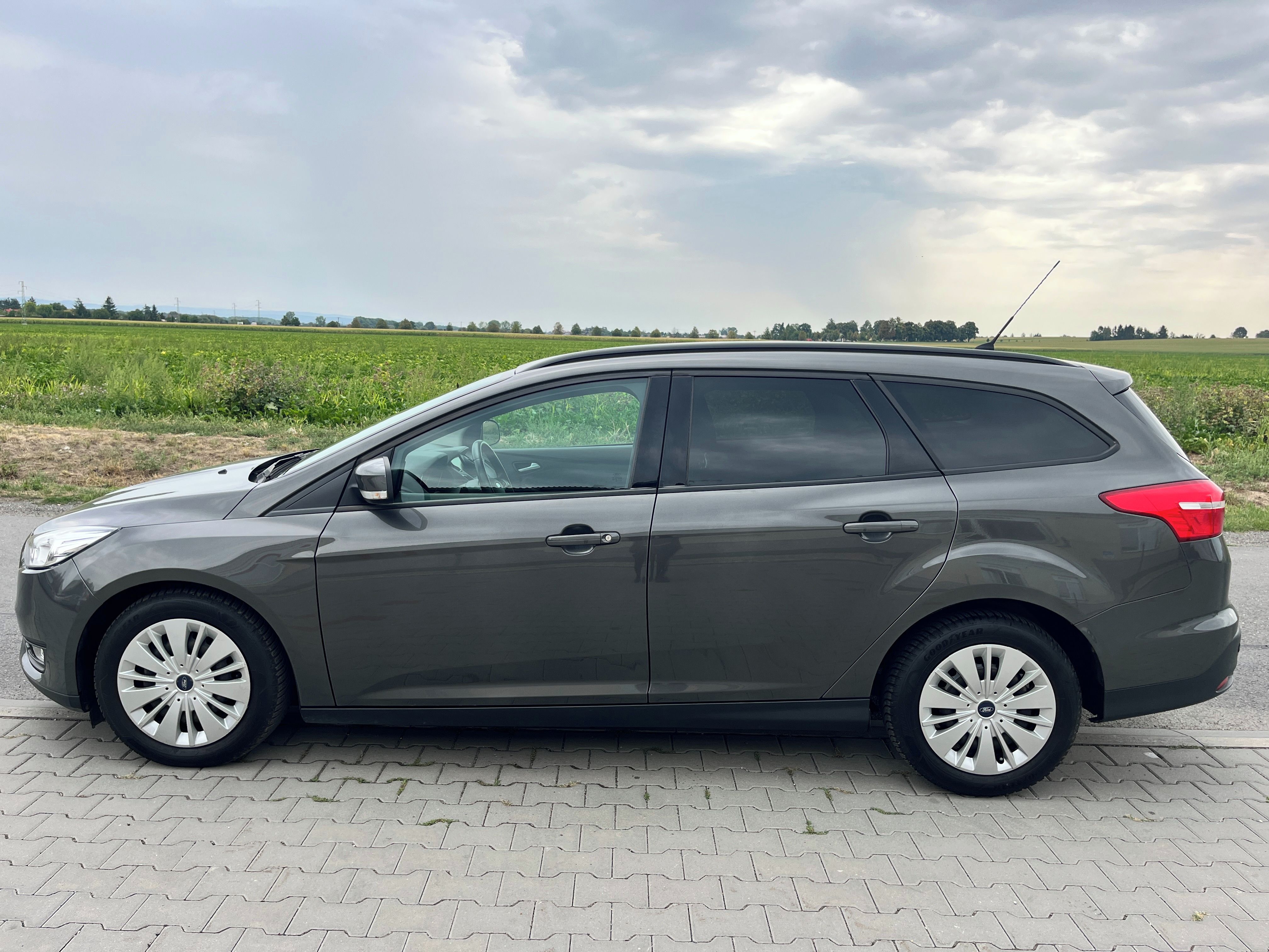 Ford Focus, 1.0i Benzin 92kW - fotka 2