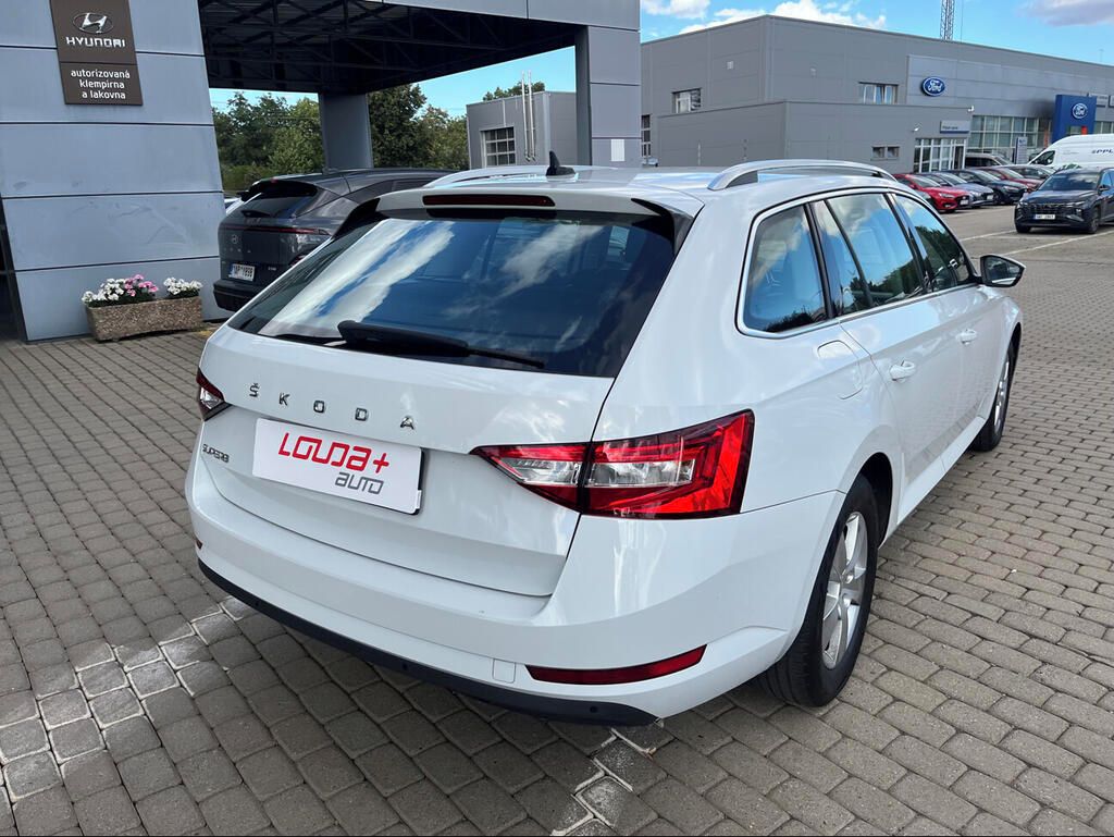Škoda Superb, Ambition 1.5 TSI 110 kW - fotka 2