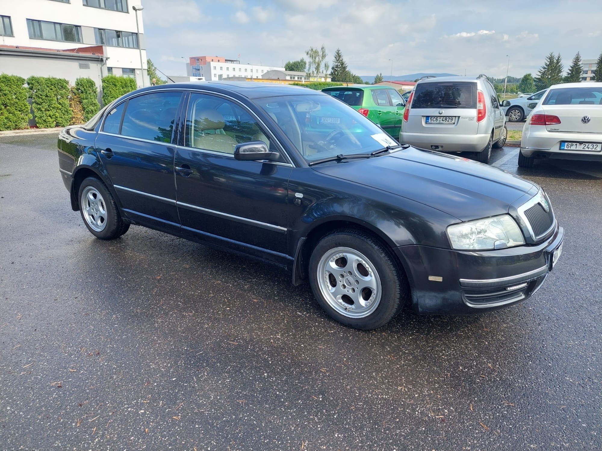 Škoda Superb, 2.5 TDI V6, nová STK, kůže - fotka 2