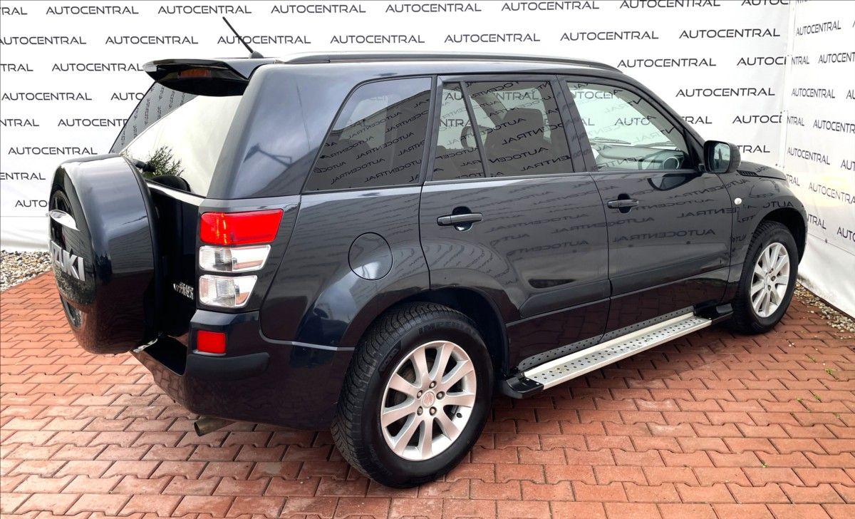 Suzuki Grand Vitara, 2,0 i,103kW,4x4 - fotka 4