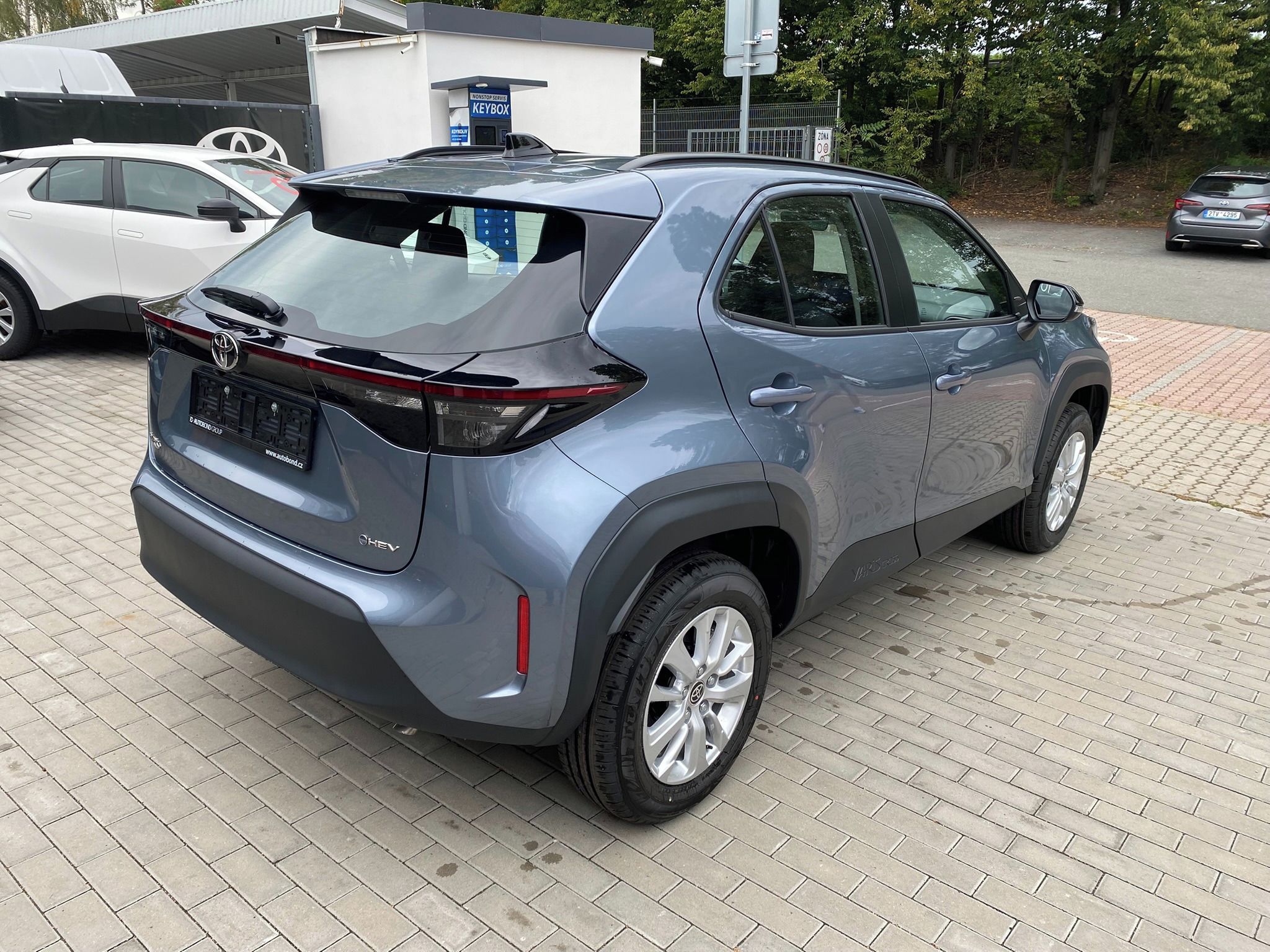 Toyota Yaris Cross, 1.5 HEV COMFORT + zimní kola - fotka 6