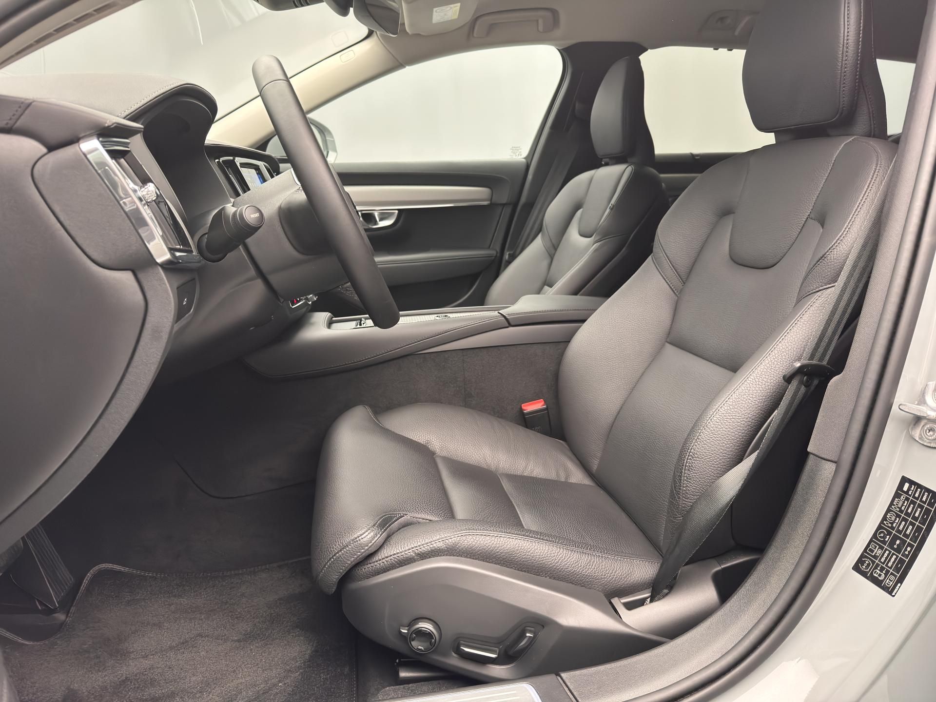 Volvo V90, B4 BRIGHT PLUS AUT - fotka 4