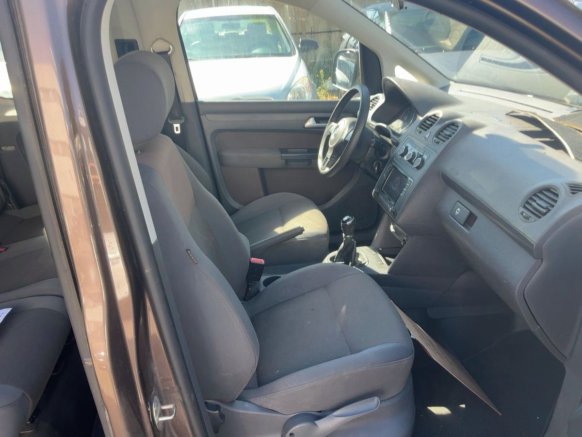 Volkswagen Caddy, 2.0Tdi 103KW VYHŘ. SED r.2015 - fotka 2