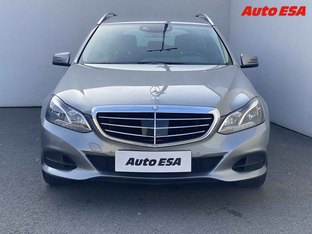 Mercedes-Benz Třídy E, 2.1 D E200,Avantgarde,AT - fotka 2