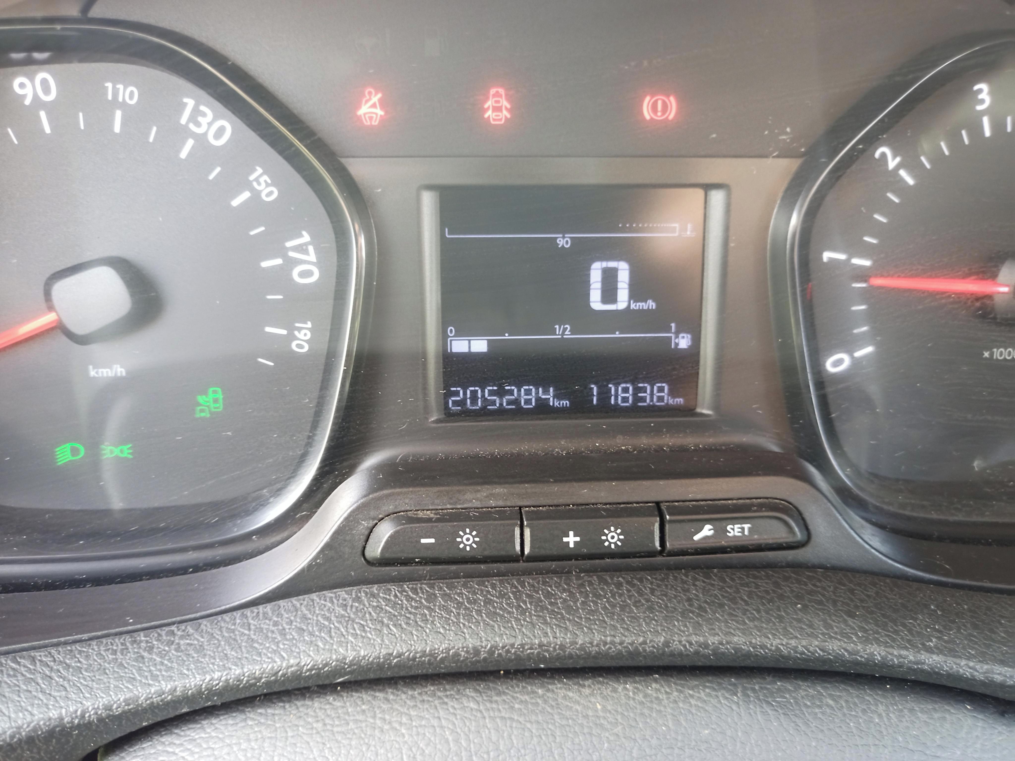 Peugeot Traveller, 2.0BlueHdi,110kw ,2017,8mist - fotka 6