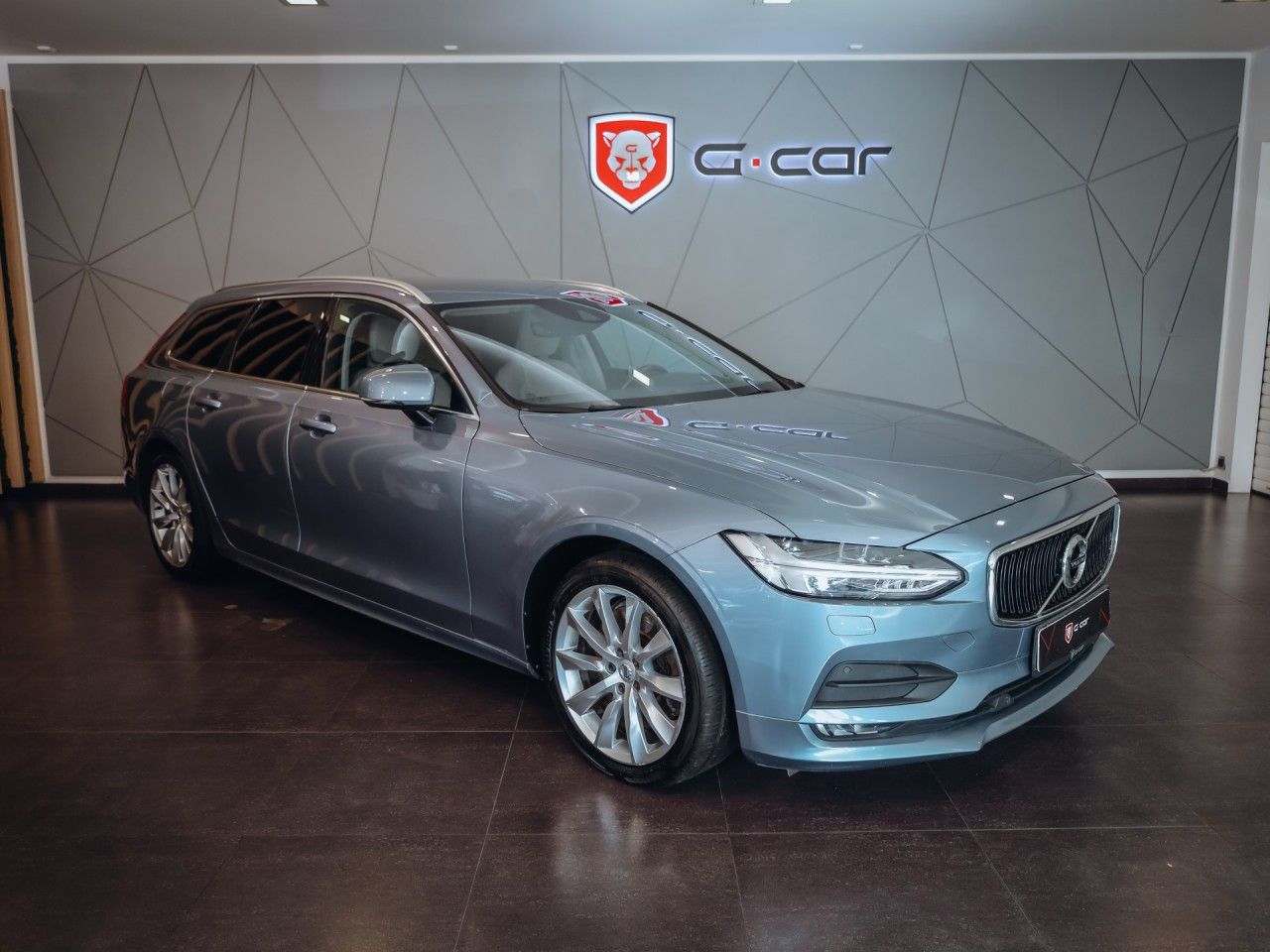 Volvo V90, D5 Momentum 173 kW AWD - fotka 2