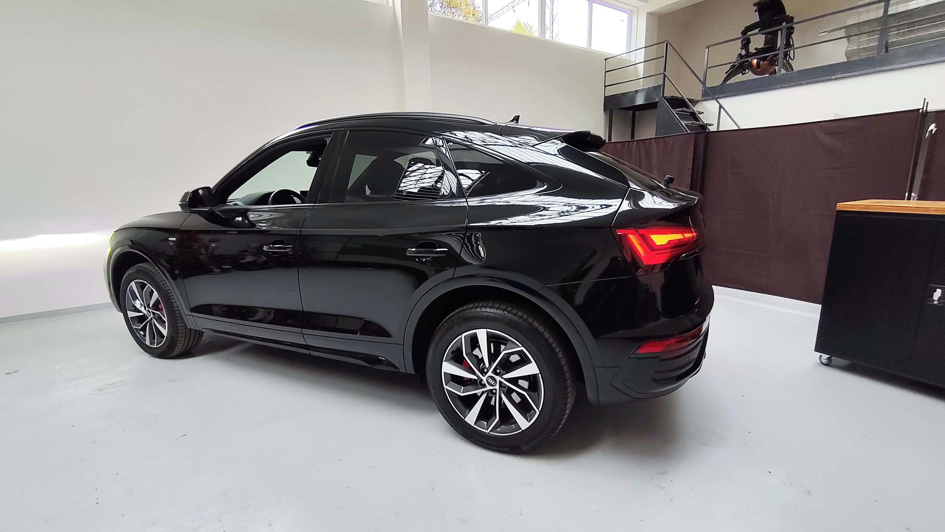 Audi Q5, 2.0 TDI - fotka 3