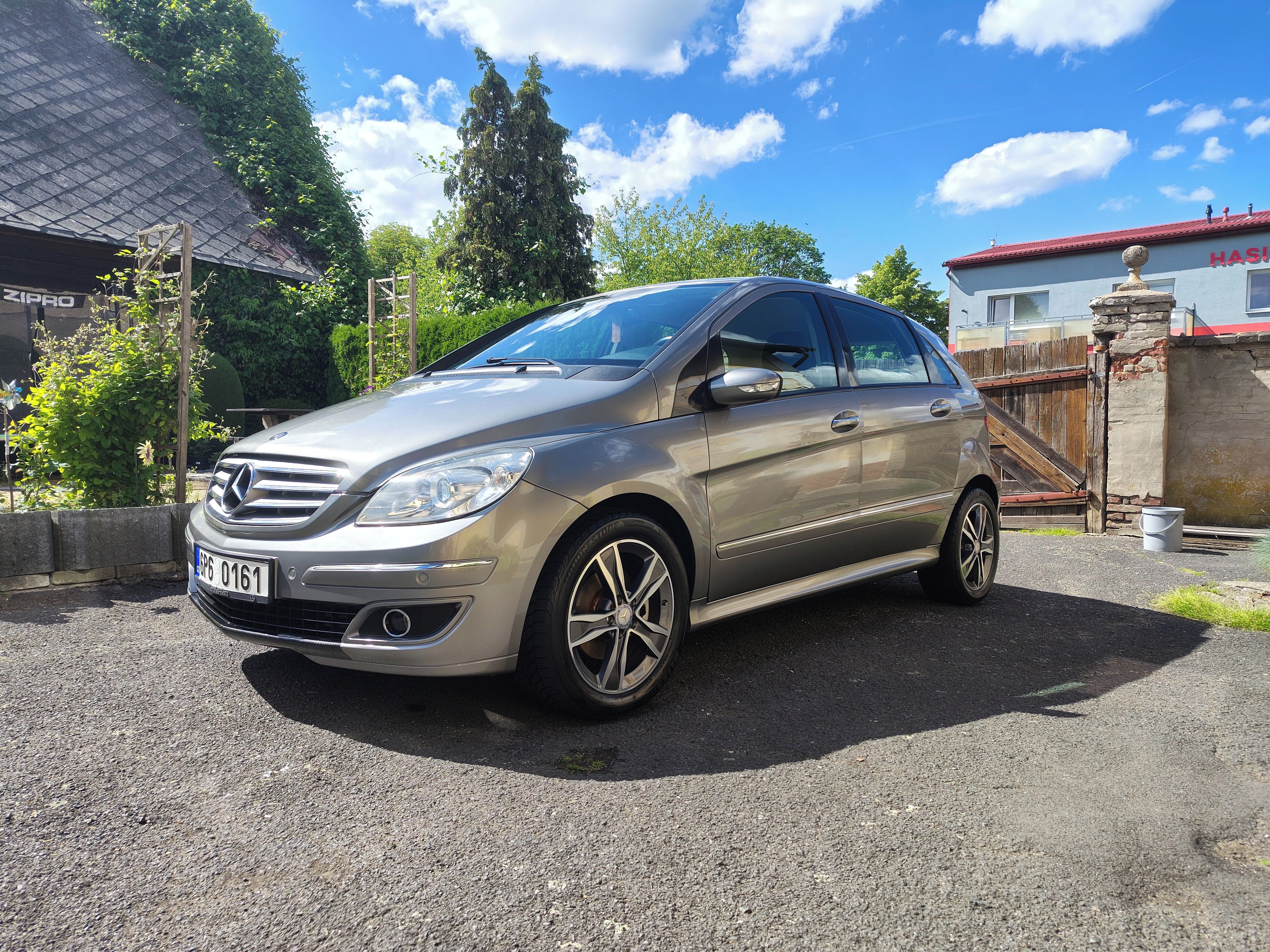 Mercedes-Benz Třídy B, Pěkný Mercedes Benz B