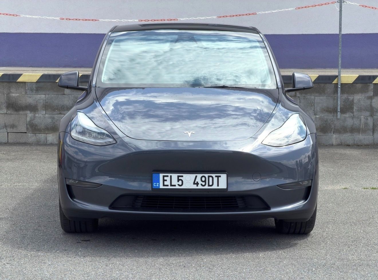 Tesla Model Y - fotka 2