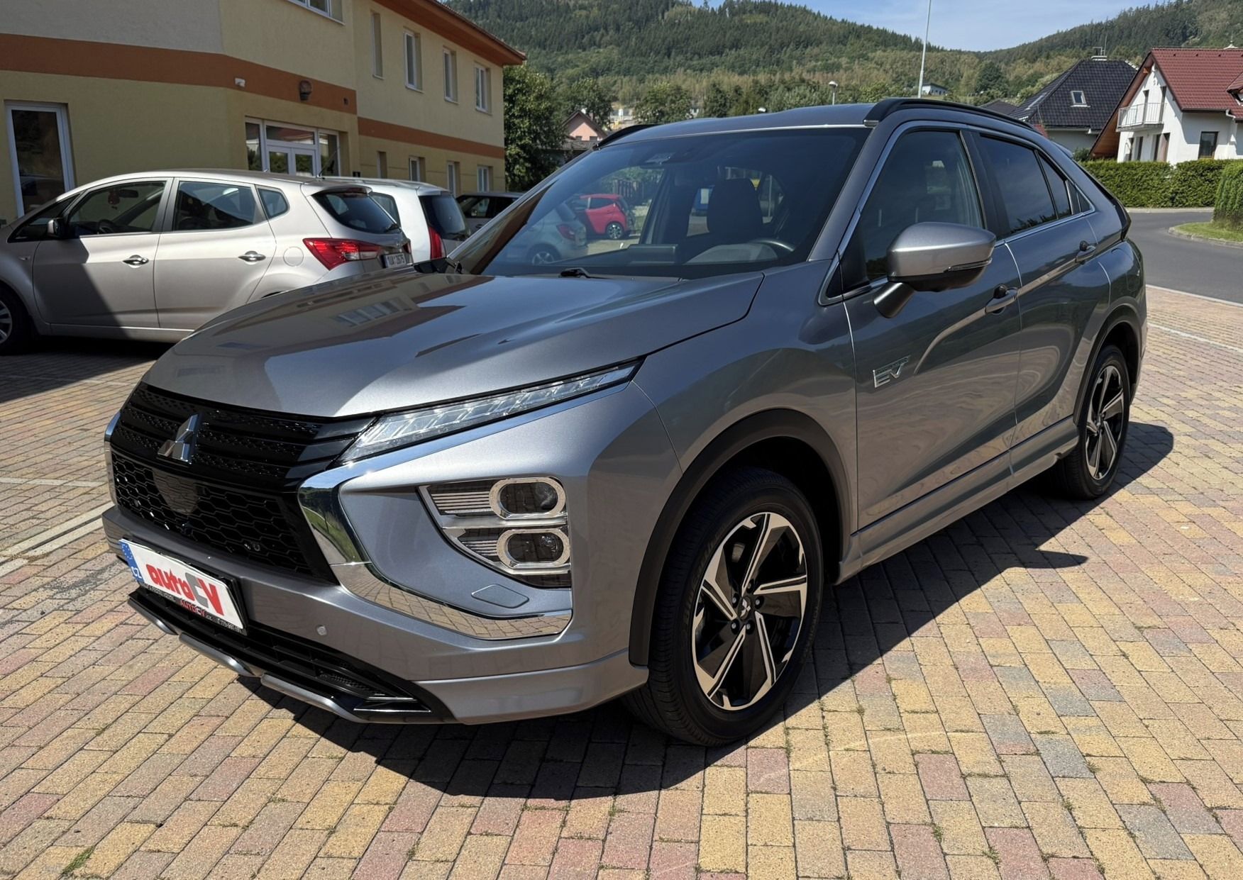 Mitsubishi Eclipse Cross, 2.4 PHEV 138kW 4x4 ZÁRUKA - fotka 2