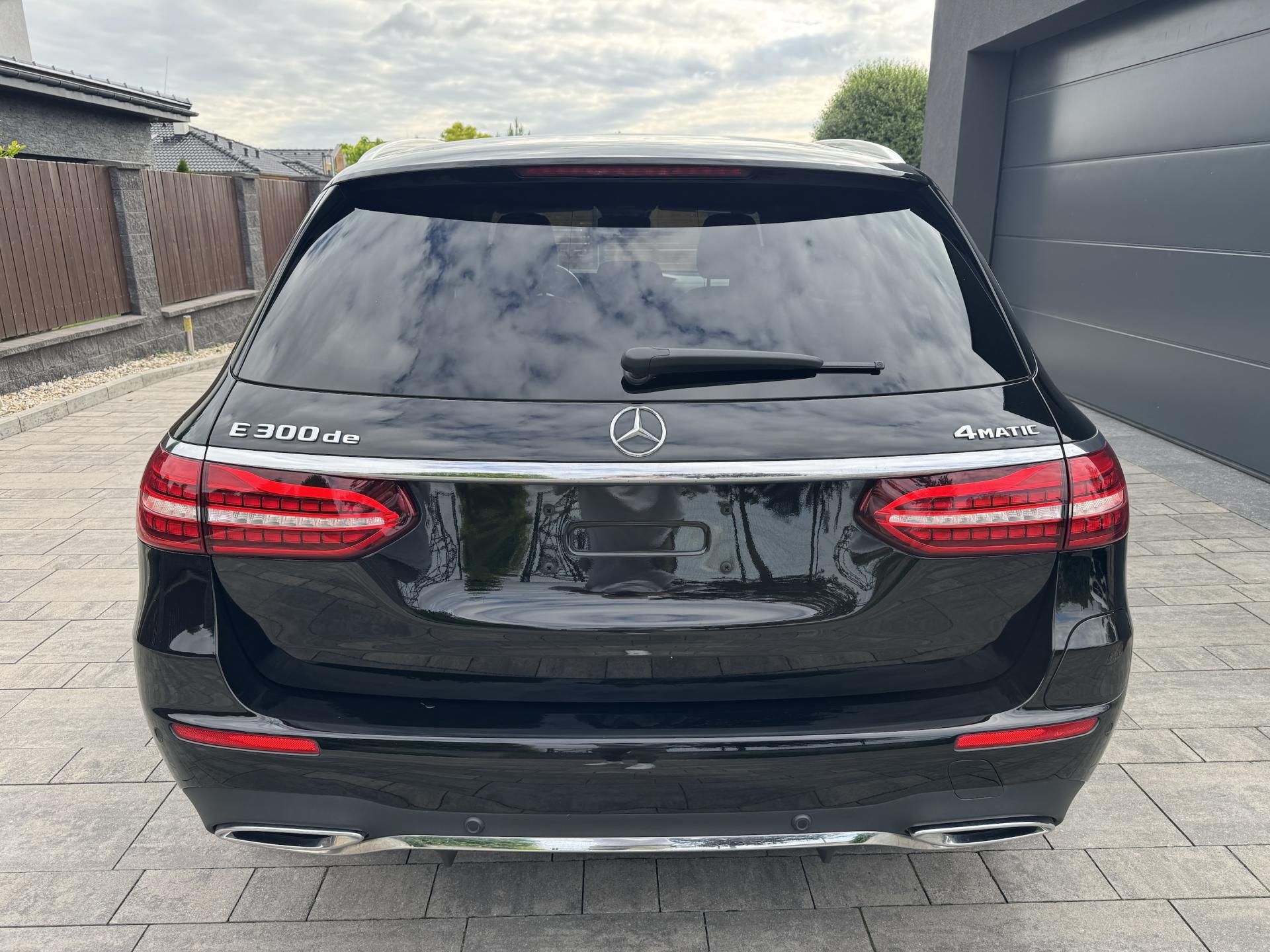 Mercedes-Benz Třídy E, E 300de 4MATIC AMG Hybrid Tažn - fotka 5