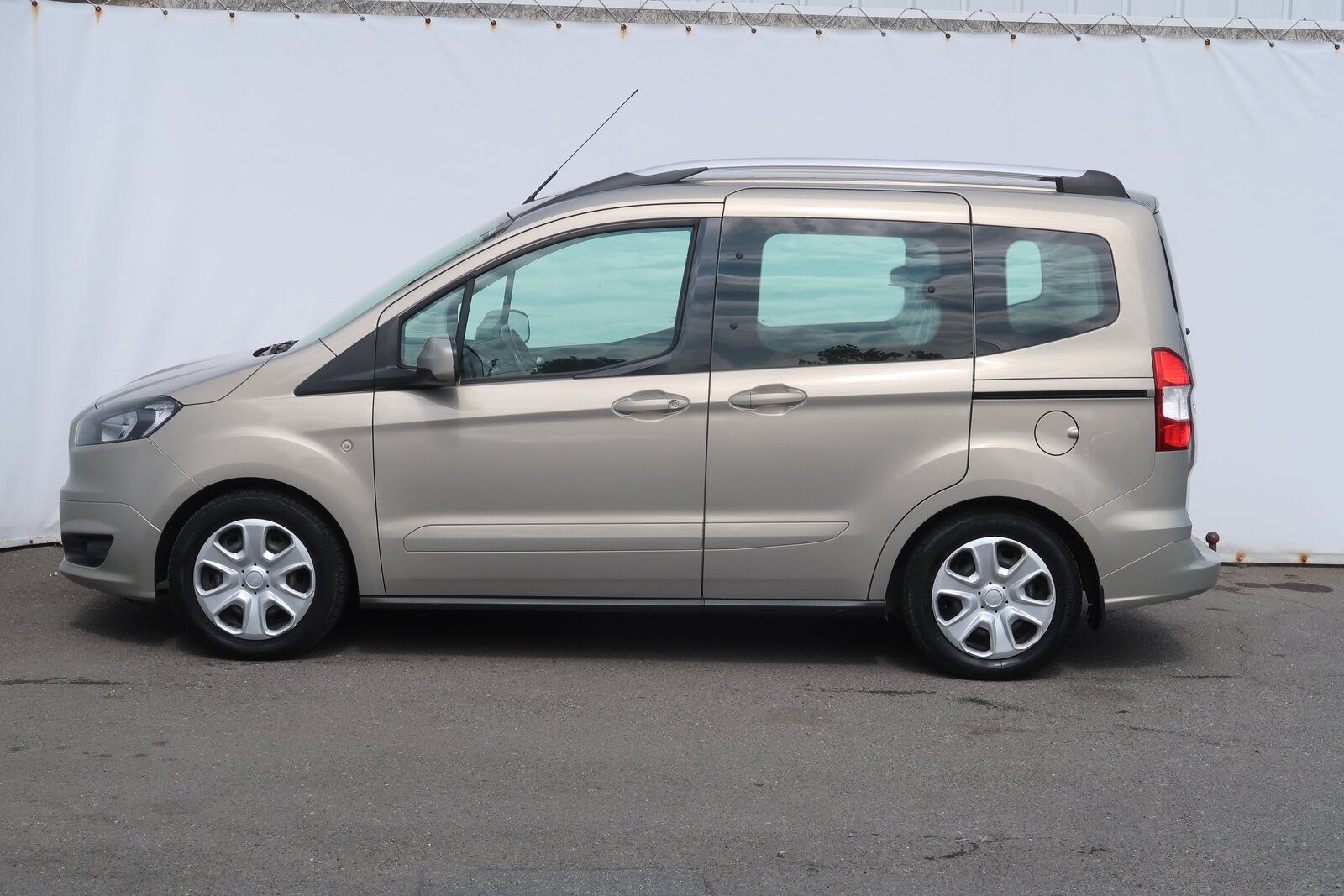 Ford Tourneo Courier, 1.0 EcoBoost, 5Míst, Klima, ČR - fotka 3