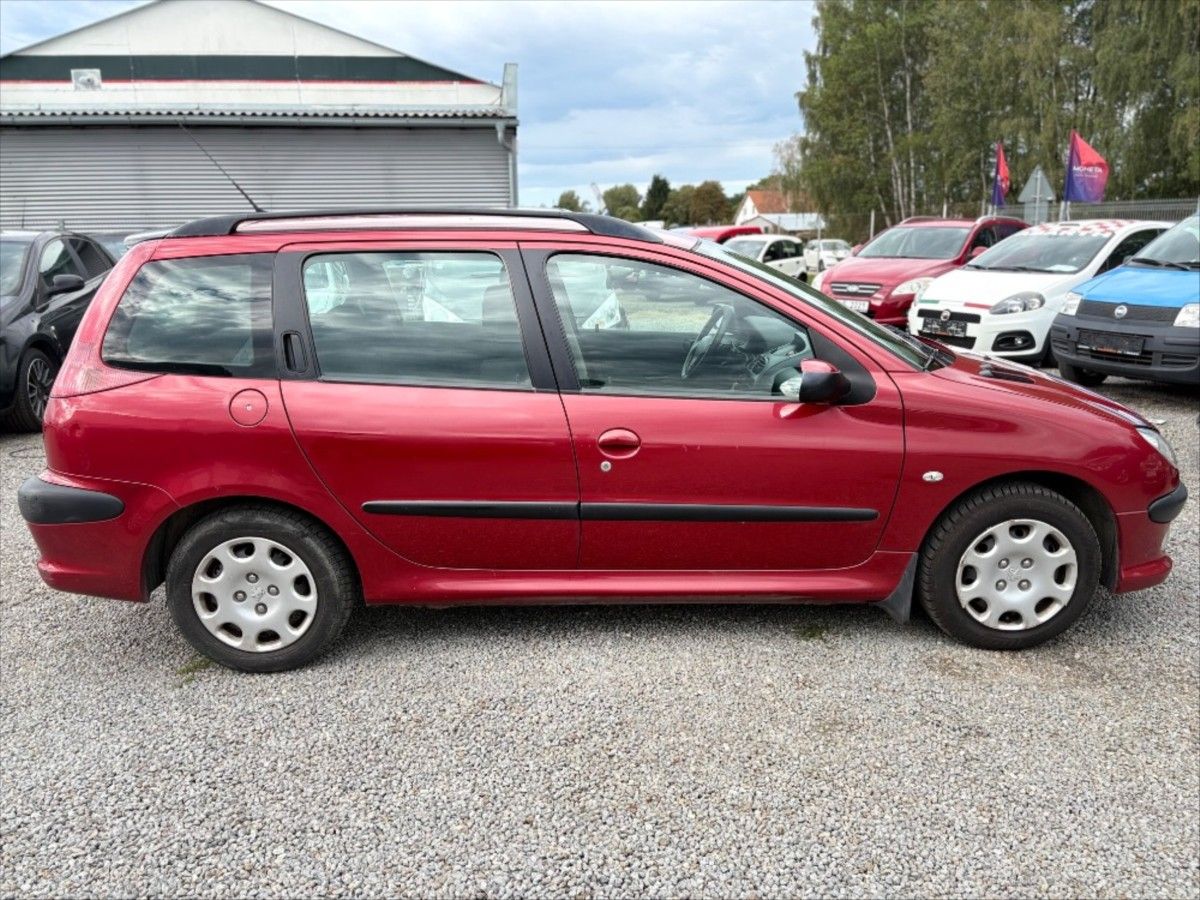 Peugeot 206, 1,4 HDi COMBI - fotka 6
