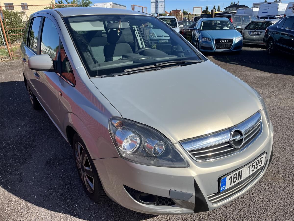 Opel Zafira, 1,7 CDTi 92 KW 7.MÍST KLIMA - fotka 3
