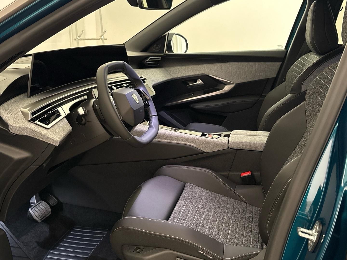 Peugeot 3008, Business Hybrid 145 e-DCS6 - fotka 6