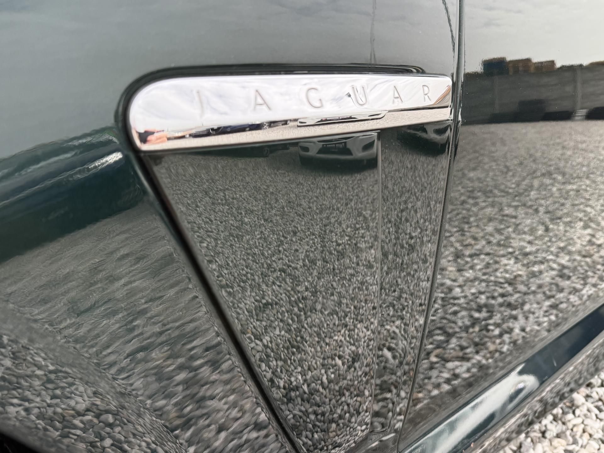 Jaguar XF, 3,0 V6 S/C AWD Automat - fotka 3