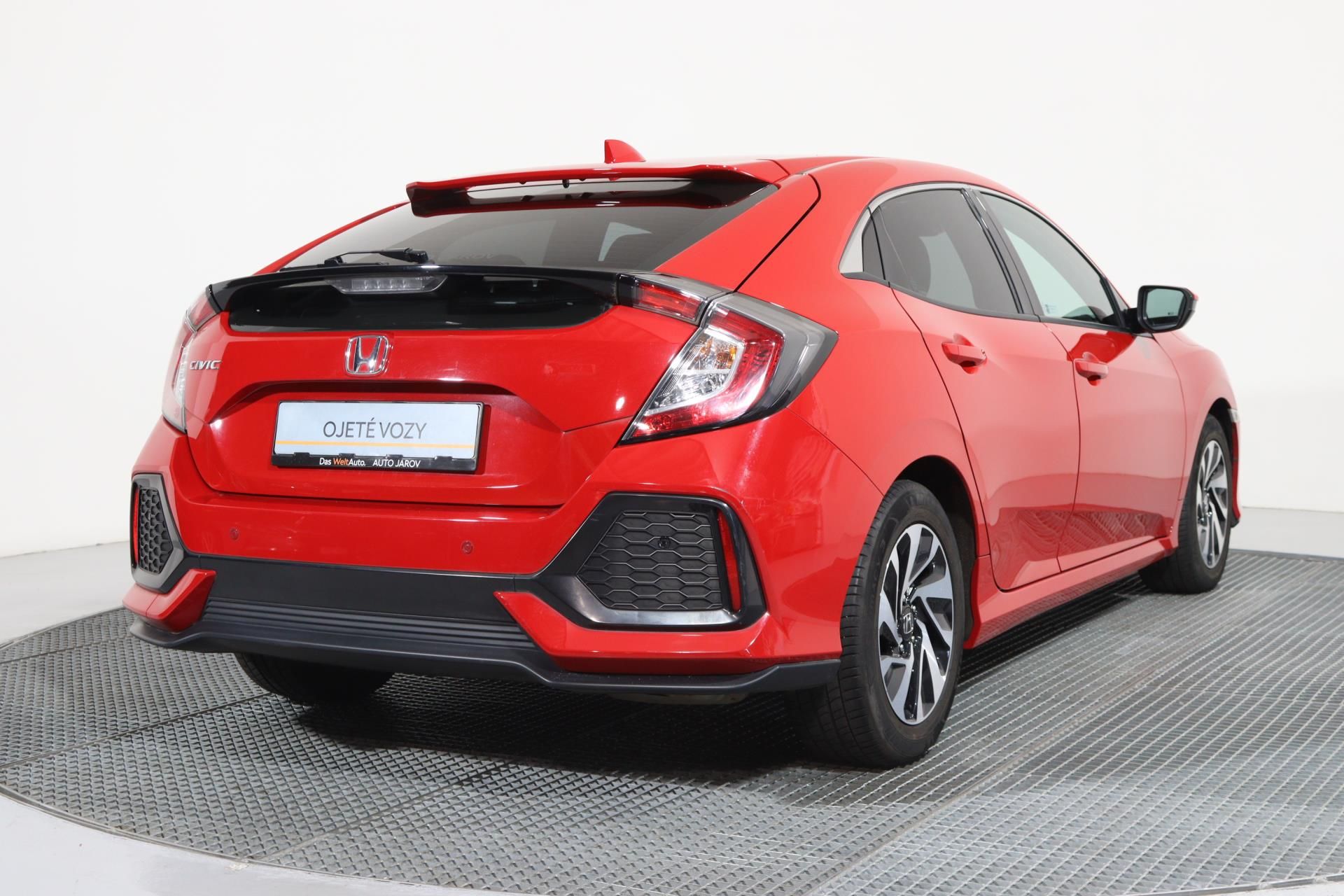 Honda Civic, 1,0 i-VTEC Comfort 93kW - fotka 2