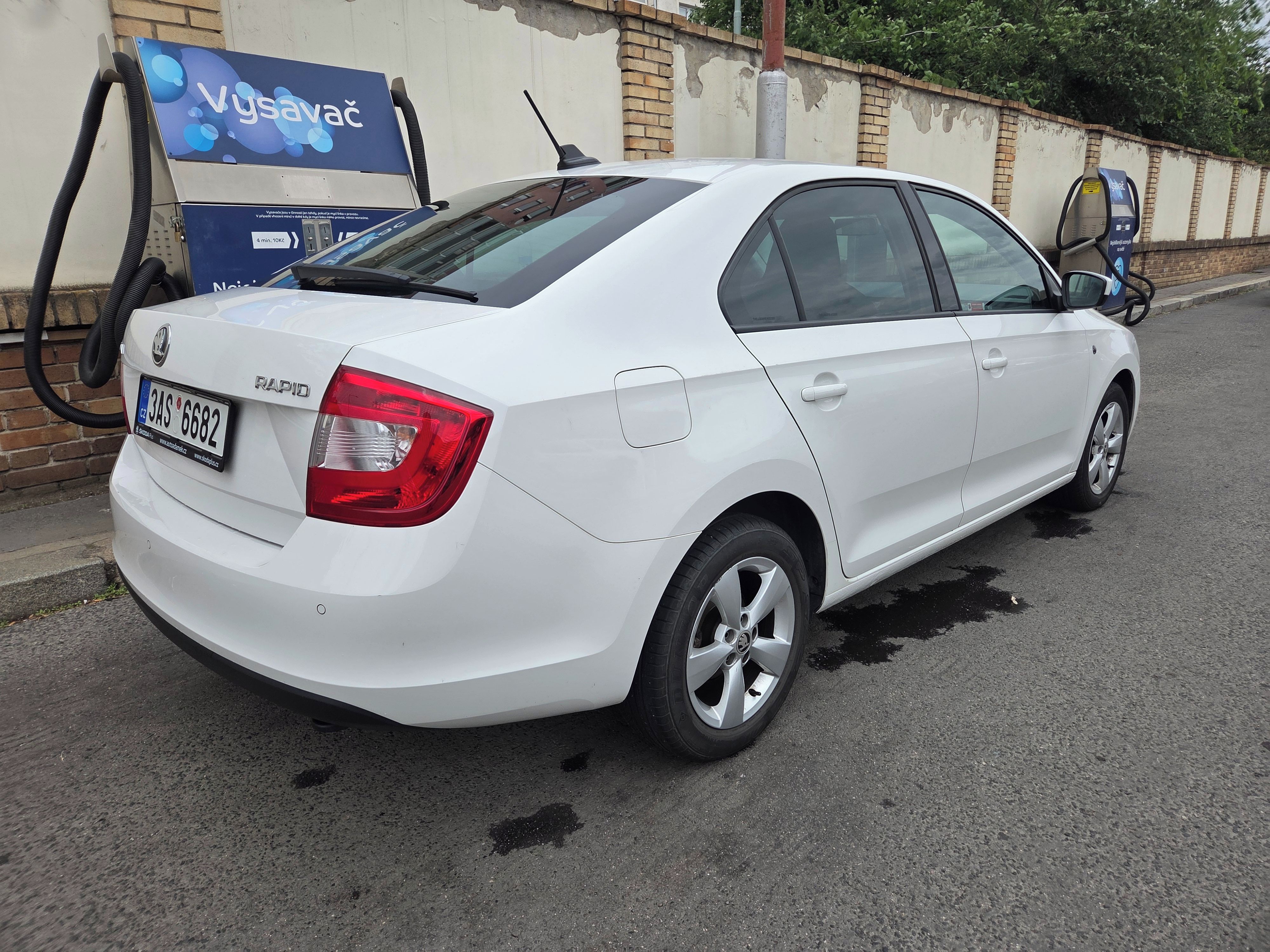 Škoda Rapid, Škoda Rapid 1.2 77kW r.v.2013 - fotka 5