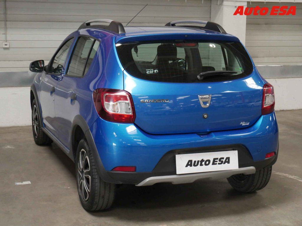 Dacia Sandero, 1.0,2.maj,ČR,AC,temp - fotka 4