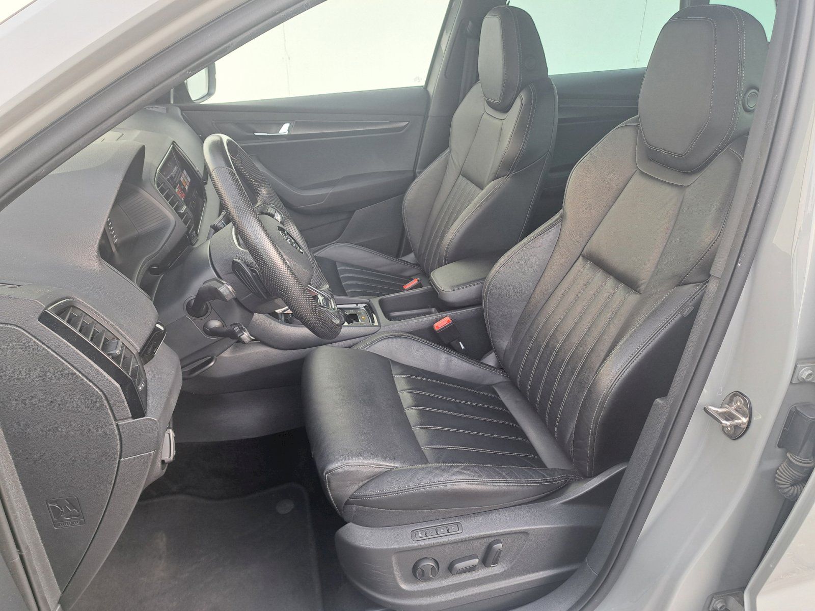 Škoda Karoq, 2,0TDI 110kW DSG SportLine Exc - fotka 6